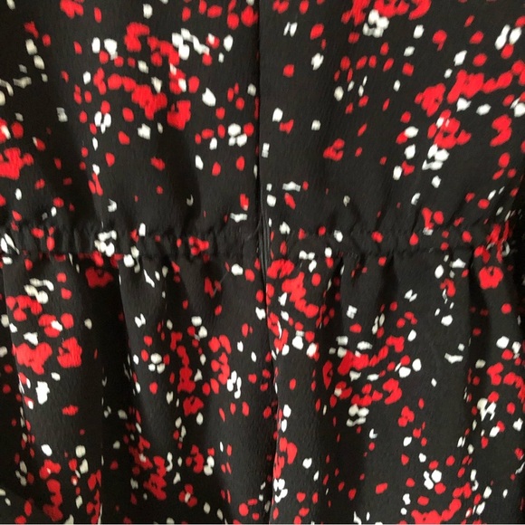 Dynamite Mock-neck tie-waist romper - Picture 5 of 13